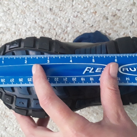 winter boots by Keen - Picture 6 of 6